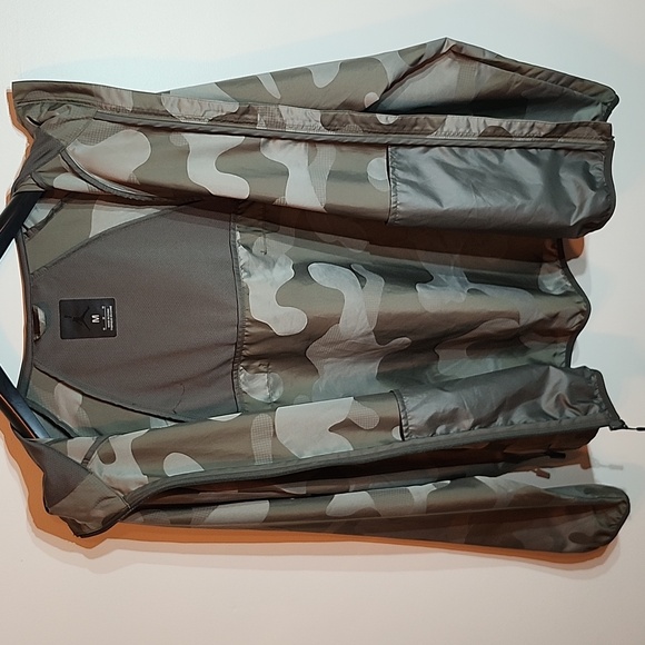 Jordan Camo Windbreaker - Picture 7 of 10